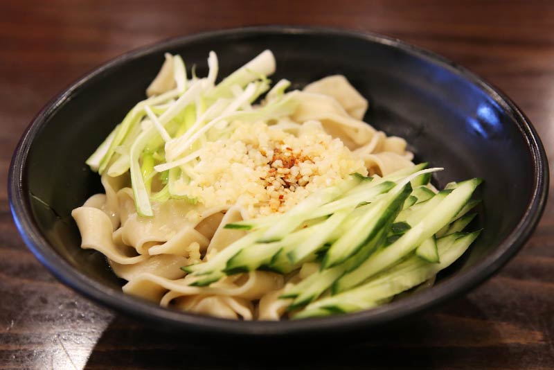 youpo handmade noodles with fresh cucumber 油泼手工面  <img title='Spicy & Hot' align='absmiddle' src='/css/spicy.png' />
